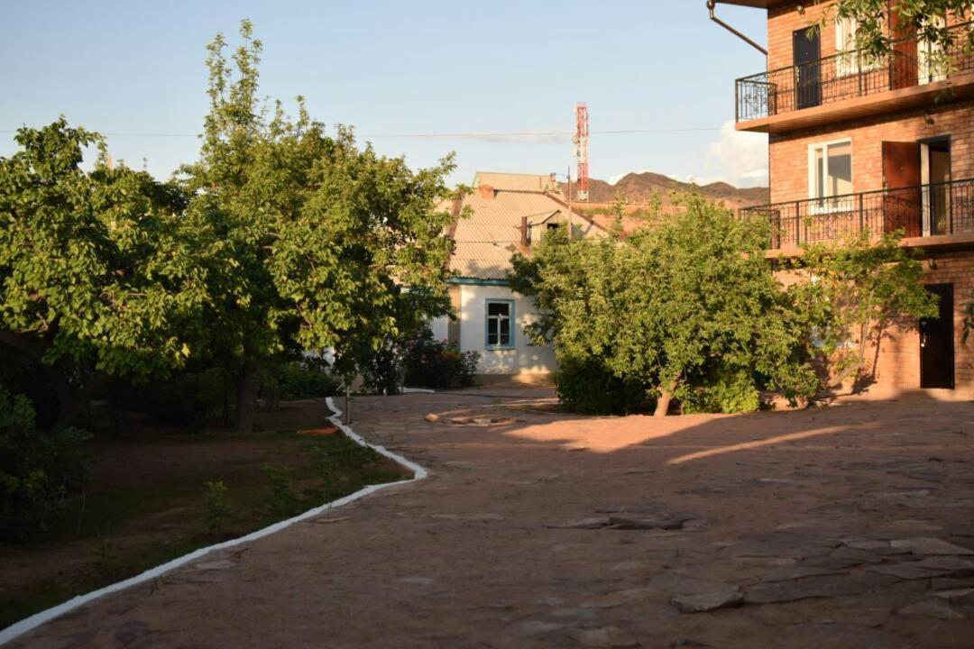 Taj Altyn Hotel Kaji-Say Екстериор снимка